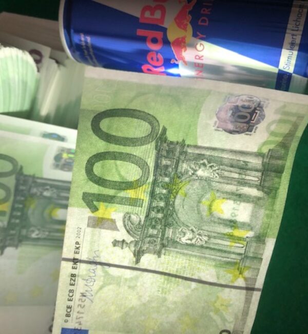 Fake €100 EURO banknotes